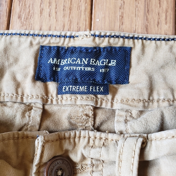 American Eagle Extereme Flex Khaki Shorts - Picture 3 of 4